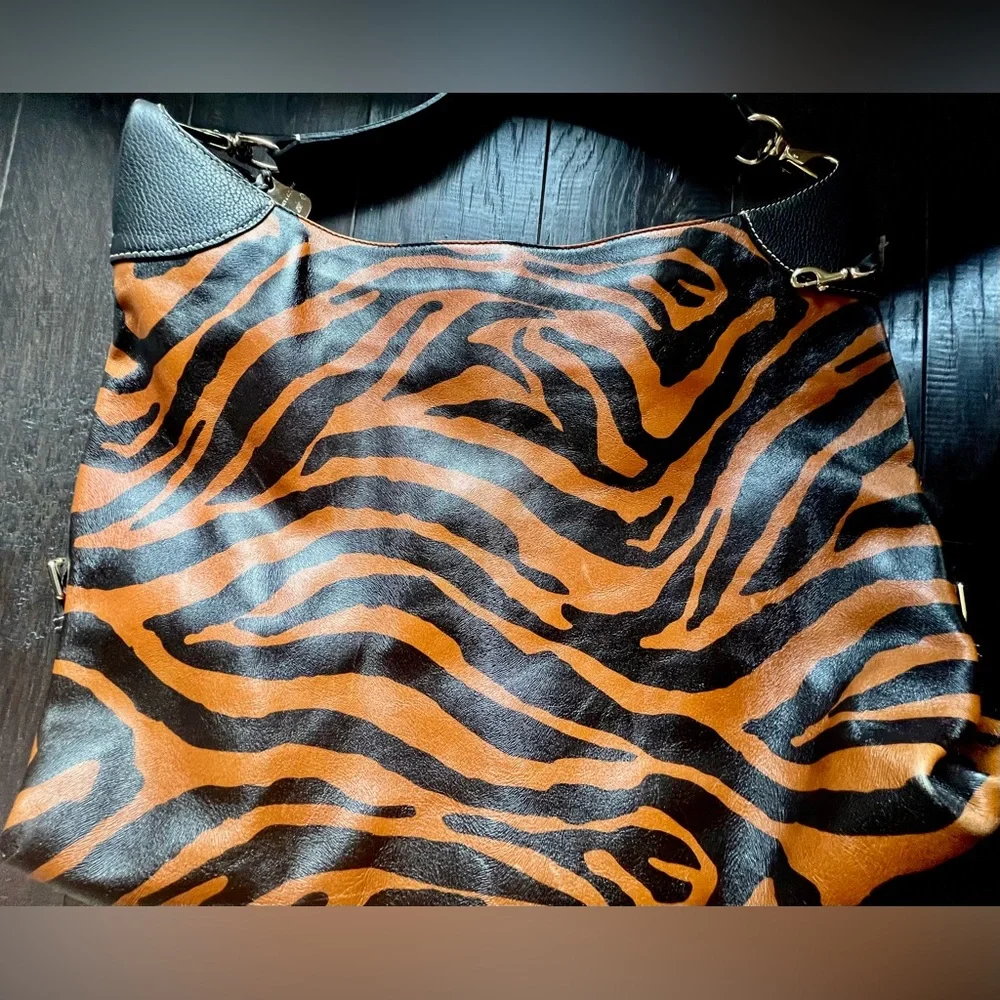 VTG Dooney & Bourke Bengal Tiger / Zebra Animal Print Hobo Bag